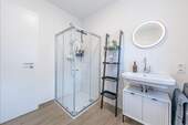 Erdgeschoss - Duschbad - 