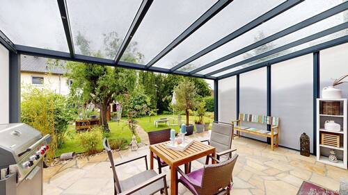 Überdachte Terrasse mit Blick in den Garten - 4 Zimmer Reihenmittelhaus in Hamm