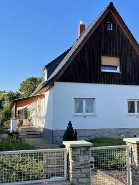 Frontansicht - Haus 1-2 Familien 8-Zimmer Garten Parken Grund 736 qm teilbar bebaubar