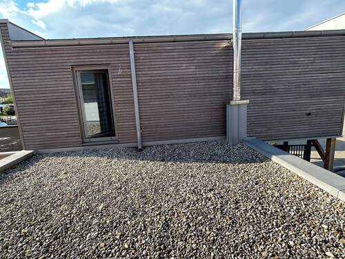 Nutzfläche - Dach zwischen Haus und Garage - 