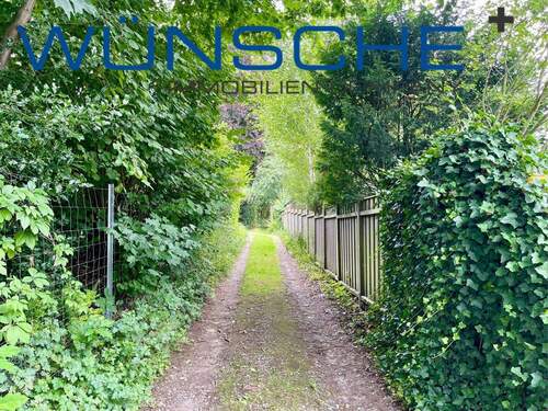 Zufahrt - Der perfekte Ort für Ihr Eigenheim - naturnahes Baugrundstück in idyllischer Umgebung