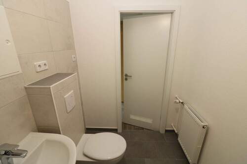 Bad mit Wanne - 3 Zimmer Etagenwohnung in Freiberg