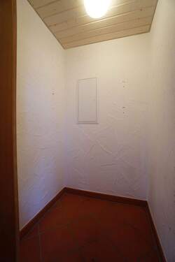 Abstellraum mit Fliesenboden - 
