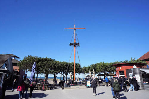 Strand und Seebrücke Zingst (1).JPG - 