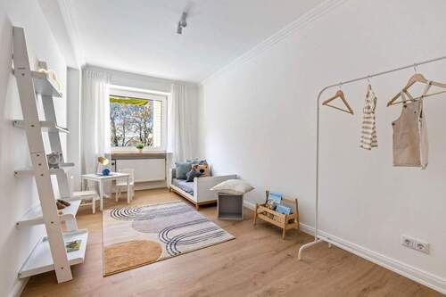 Kinder-/Gäste-/Arbeitszimmer - 