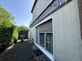 Zufahrt zur Garage - 5 Zimmer Doppelhaushälfte in Wallersdorf