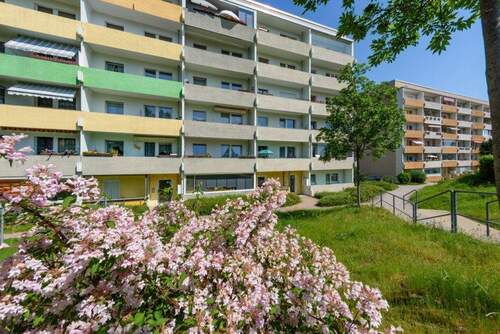Titelbild - Wohnen und sich wohlfühlen - den Ausblick vom Südbalkon genießen.