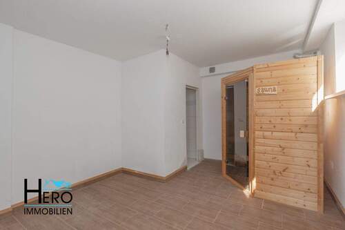 Sauna mit Dusche unten - 