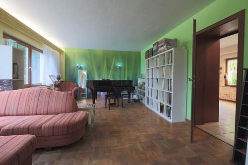 Wohnzimmer - 7 Zimmer Einfamilienhaus zum Kaufen in Bonn