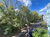 Ausblick vom Balkon - Wohnen im Grünen...helle, moderne 3 - Zimmer-Wohnung mit Einbauküche sofort einzugsfertig