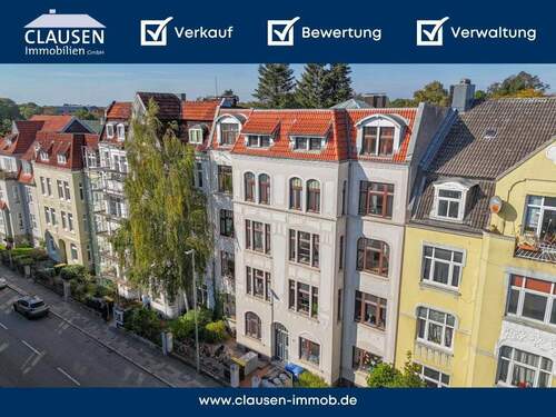 Mehrfamilienhaus mit 9 Wohneinheiten! - Investieren mit Stil - MFH mit Altbaucharme und 9 Einheiten!