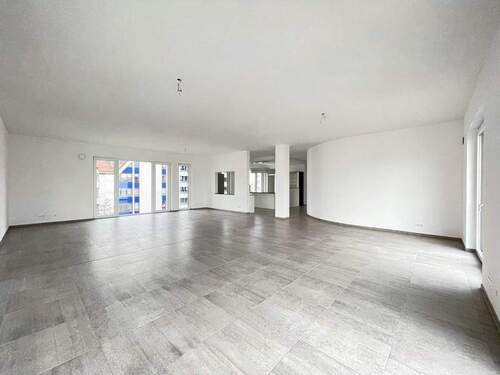 Wohn- und Essbereich - 5 Zimmer Etagenwohnung in Nürnberg