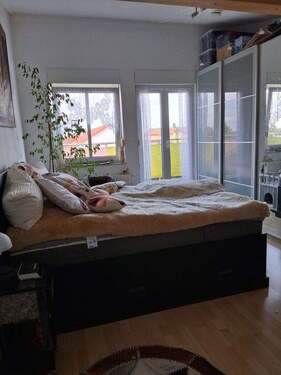 Schlafzimmer - 2 Zimmer Etagenwohnung zur Miete in Hoppegarten OT Hönow