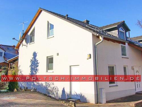 Hausansicht - Doppelhaushälfte mit Terrasse und Keller in ruhiger Lage von Bad Köstritz, BJ 2002