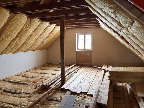 ausbaufähiges Dachgeschoss - 