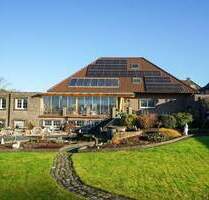 Kerken-Eyll: Hochwertiges Zweifamilienhaus in schöner Lage mit Traumgrundstück