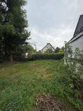 IMG_E9641 (Copy).JPG - Hier können zwei Familien den Traum vom Eigenheim verwirklichen.