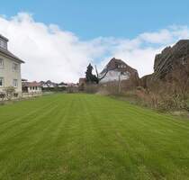 Baugrundstück mit genehmigtem Einfamilienhaus - sofort realisierbar - Lage