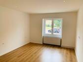 Wohnzimmer - **Besichtigung: Mo., 15.09.2025 um 20:30 Uhr** Sanierte Whg nahe Kleiner Beetzsee!