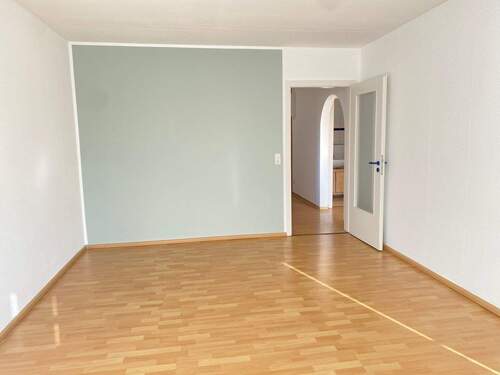 Wohnzimmer Richtung Flur.jpg - 3 Zimmer Etagenwohnung in Preetz