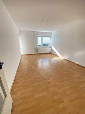 Blick ins Wohnzimmer.jpg - Etagenwohnung mit 65,00 m² in Preetz zur Miete