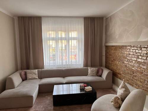 Bild 1 - Große 4 Zimmer - Altbauwohnung für EIGENNUTZER! Provisionsfrei!