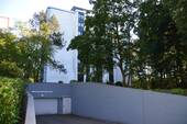 Blick auf die Zufahrt der Tiefgarage - 