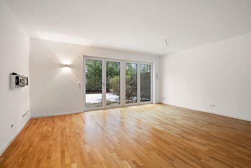 ca. 36 m² Wohnzimmer nach Südwesten - 6 Zimmer Doppelhaushälfte in Hamburg