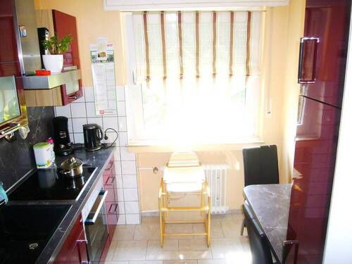 Küche, kann übernommen werden - 3-Zimmer-Wohnung mit Balkon in ruhiger Lage in Bad Waldliesborn