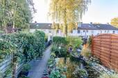 Gartenbereich mit Teich - 