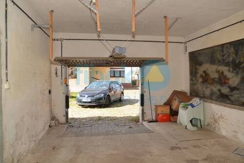 Garage - 