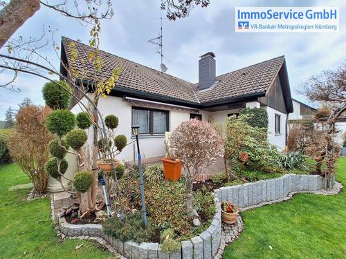 Titelbild - Gepflegter Bungalow mit Garten, Kamin und Doppelgarage in einer Sackgasse