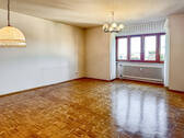 Wohnzimmer - Offenburg Oststadt: 3-Zimmerwohnung mit Balkon und Loggia