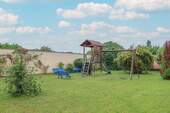 Privater Spielplatz Hofseite - 