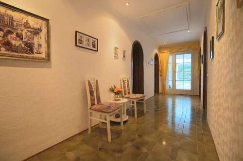 Flur zum privaten Trakt - 