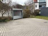 breite Tiefgaragen-Einfahrt - 