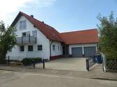 Bild 1 - Vollständig renoviertes 3 Familienhaus+ Einliegerwohnung mit großen eingewachsenen Gärten