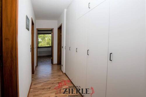 Diele bei Schlafräumen EG - 