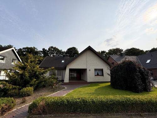 Haus Frontansicht 1 - 