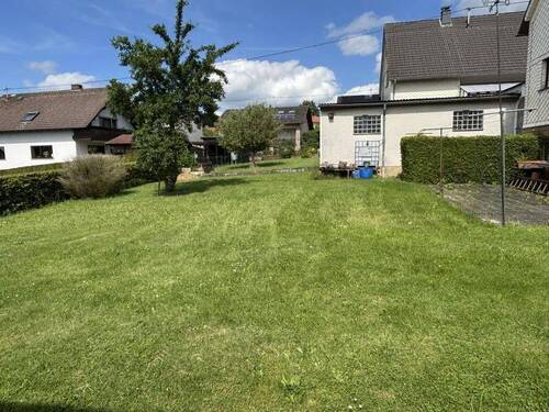 Gartenansicht - Einfamilienhaus mit 149,00 m&sup2; in Girkenroth zum Kaufen