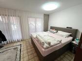 1. OG Schlafzimmer - 