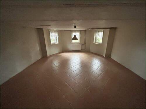 Raum im Keller - 