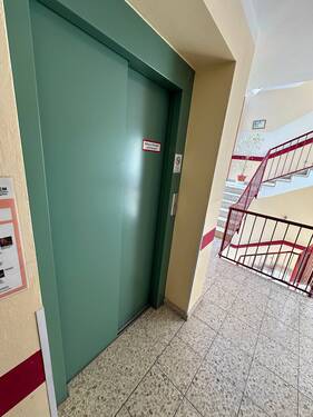 Lift vorhanden im Anbau - 
