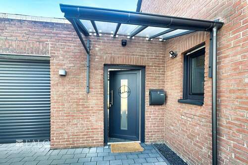 Zugang - 4 Zimmer Einfamilienhaus zum Kaufen in Dormagen