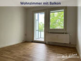 Wohnzimmer mit Balkon - 