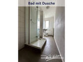Bad mit Dusche - 