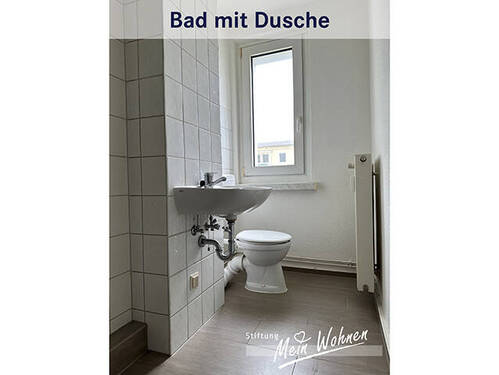 Bad mit Dusche - 