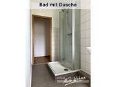 Bad mit Dusche - 