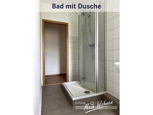 Bad mit Dusche - 