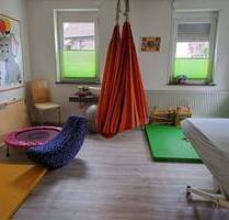 Wohnhaus mit Physiopraxis, großer Saunalandschaft im UG, Frischluftterrasse und Wohnung im OG , in St. Ingbert-Rohrbach - Sankt Ingbert